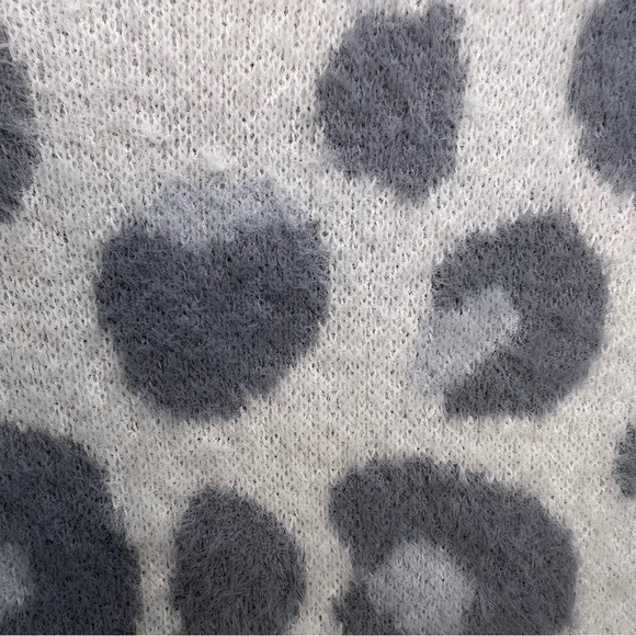 Falls Creek Women's Leopard Print Sweater Size XL 16 18 Off White Gray Flurry - Picture 3 of 10
